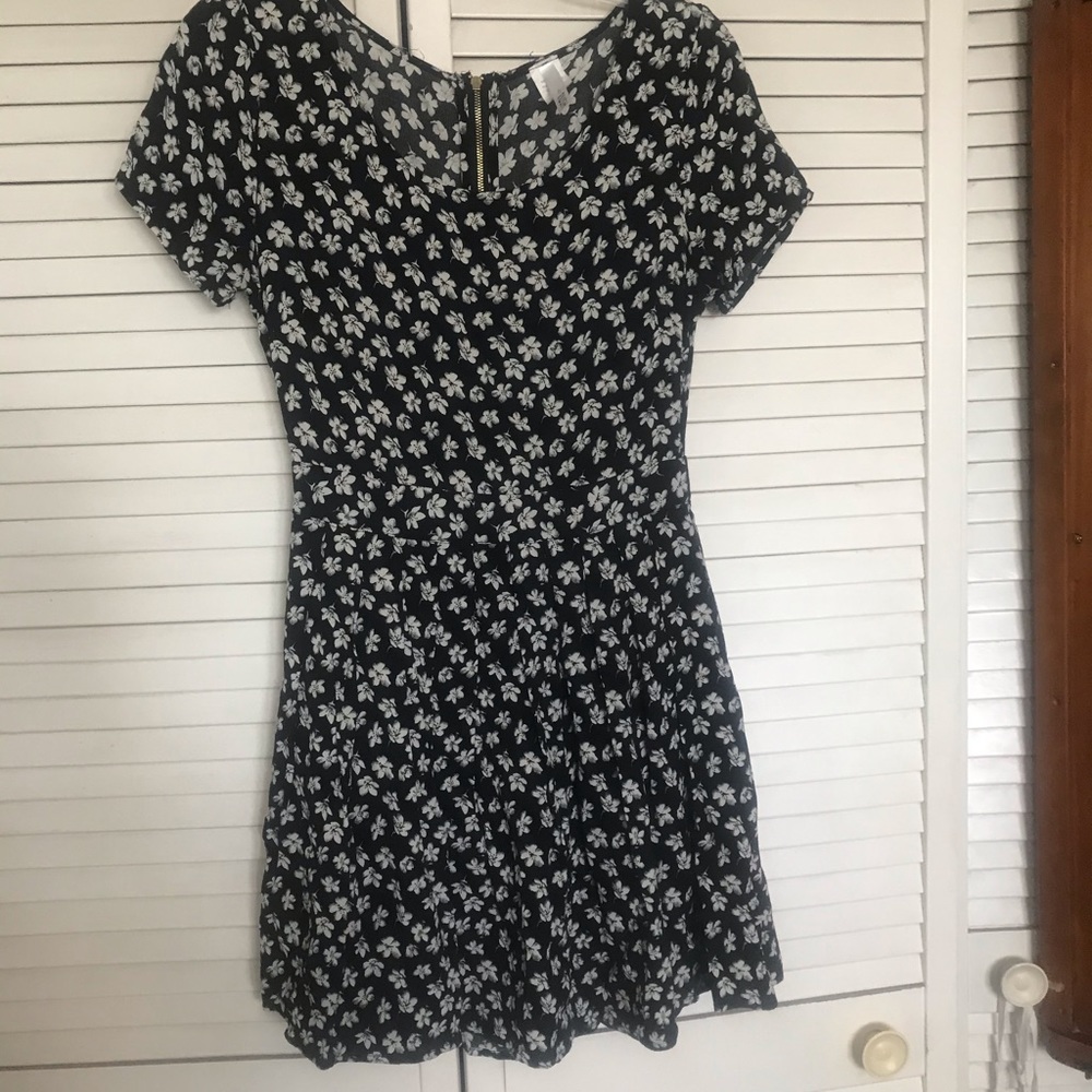 Cute black and white dress